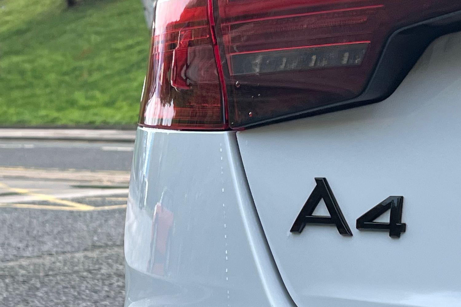 Audi A4 Photo 38