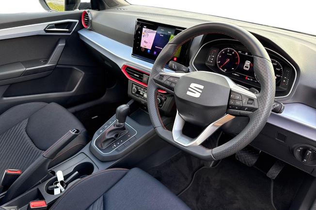 SEAT Ibiza Photo 6