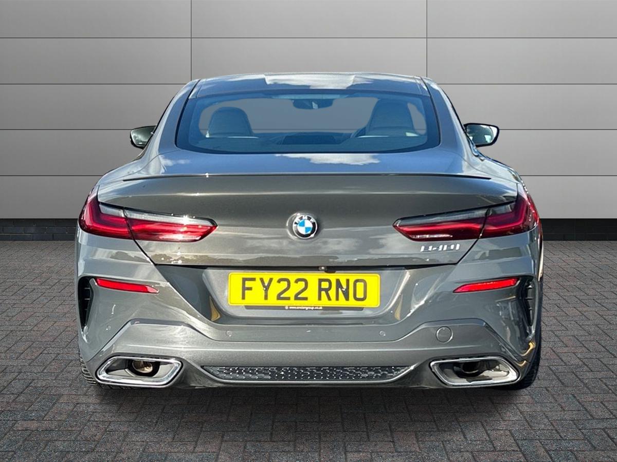 BMW 8 Series Photo 5