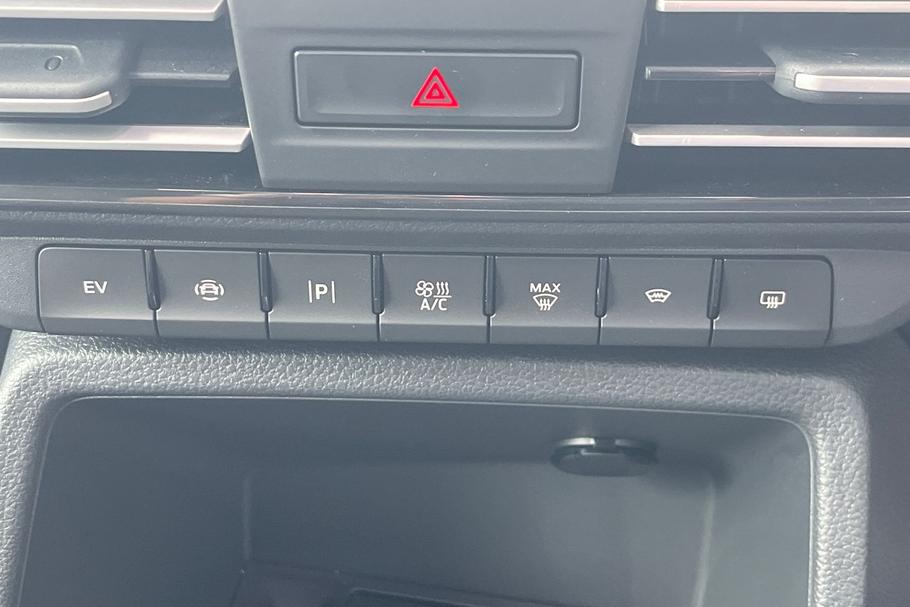 Used Ford TRANSIT CONNECT LM26AWZ 27