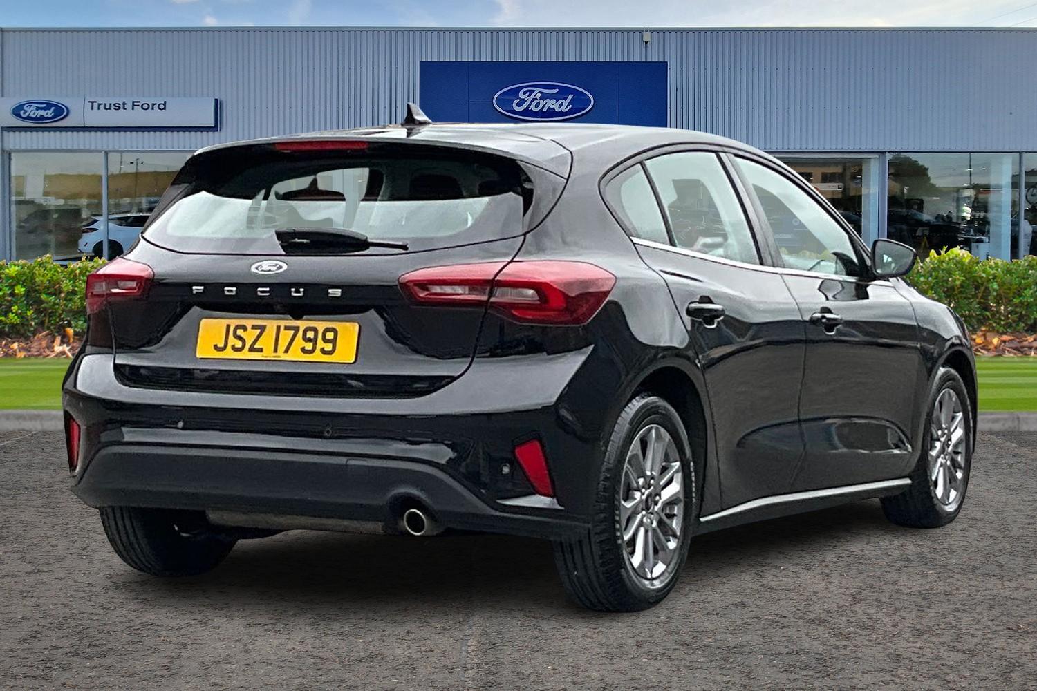 Ford Focus Photo 3
