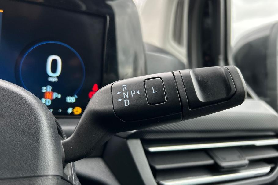 Used FORD TRANSIT CUSTOM MT75FFE 37