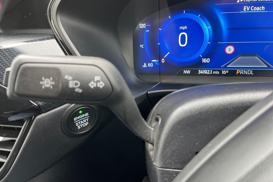 Ford Kuga Photo autoimg-1dfa80516814b400a8d214b45dc4e13afb94414c.jpg