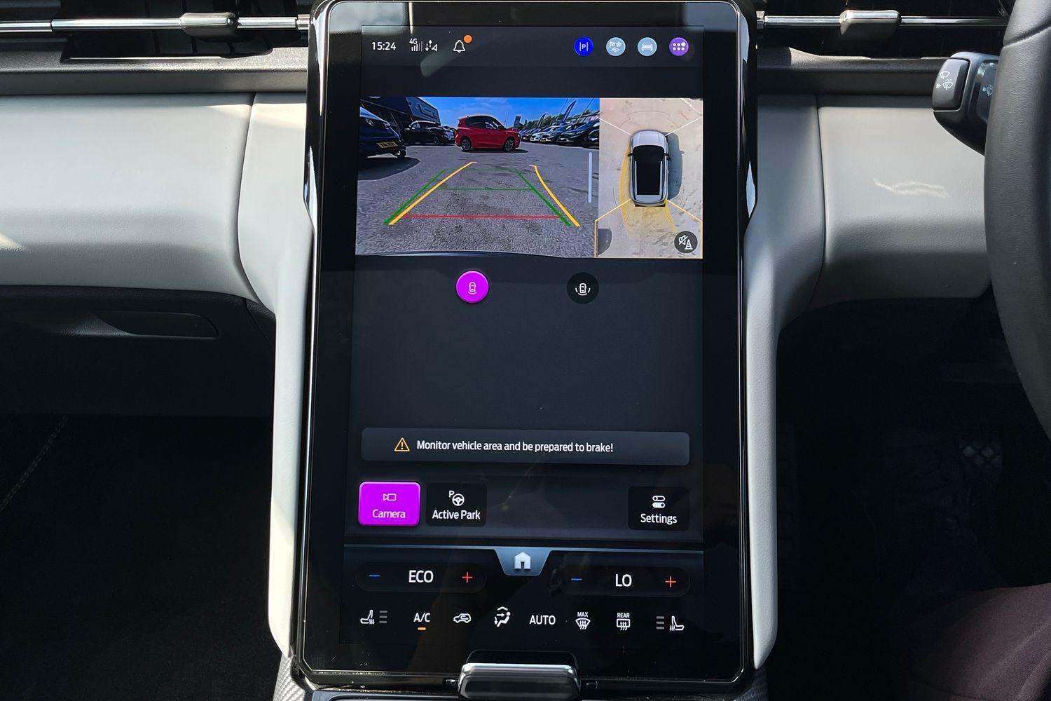 Ford EXPLORER Photo 26