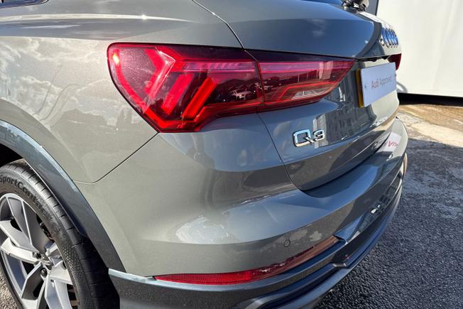 Audi Q3 Photo 25