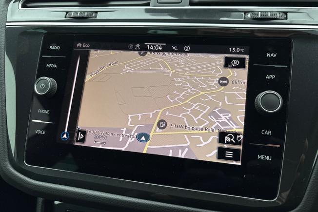 VOLKSWAGEN Tiguan Photo 14