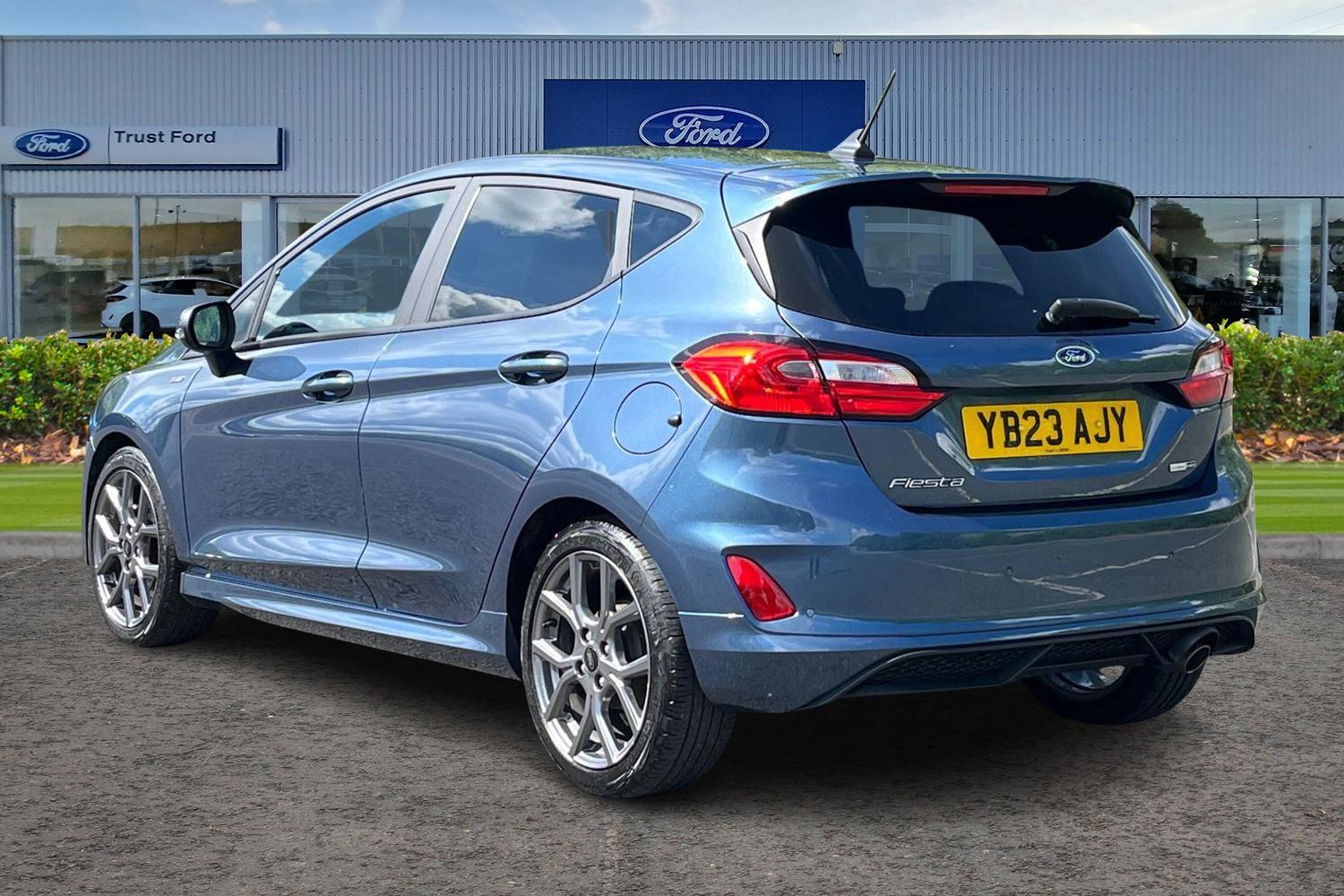Ford FIESTA Photo 1