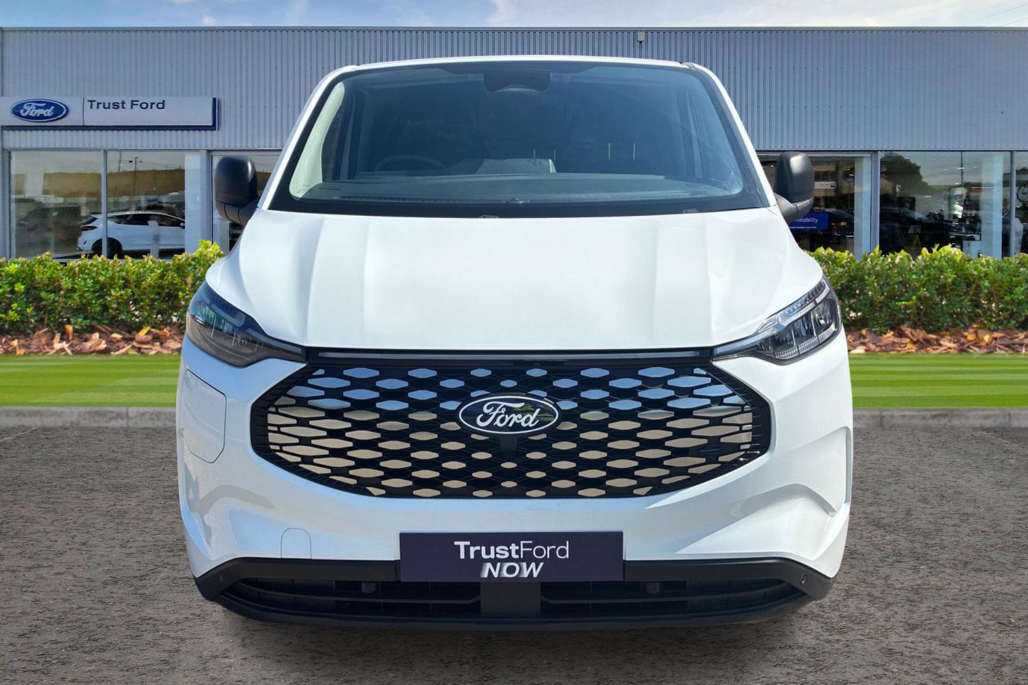 Ford E-Transit Custom Photo 11