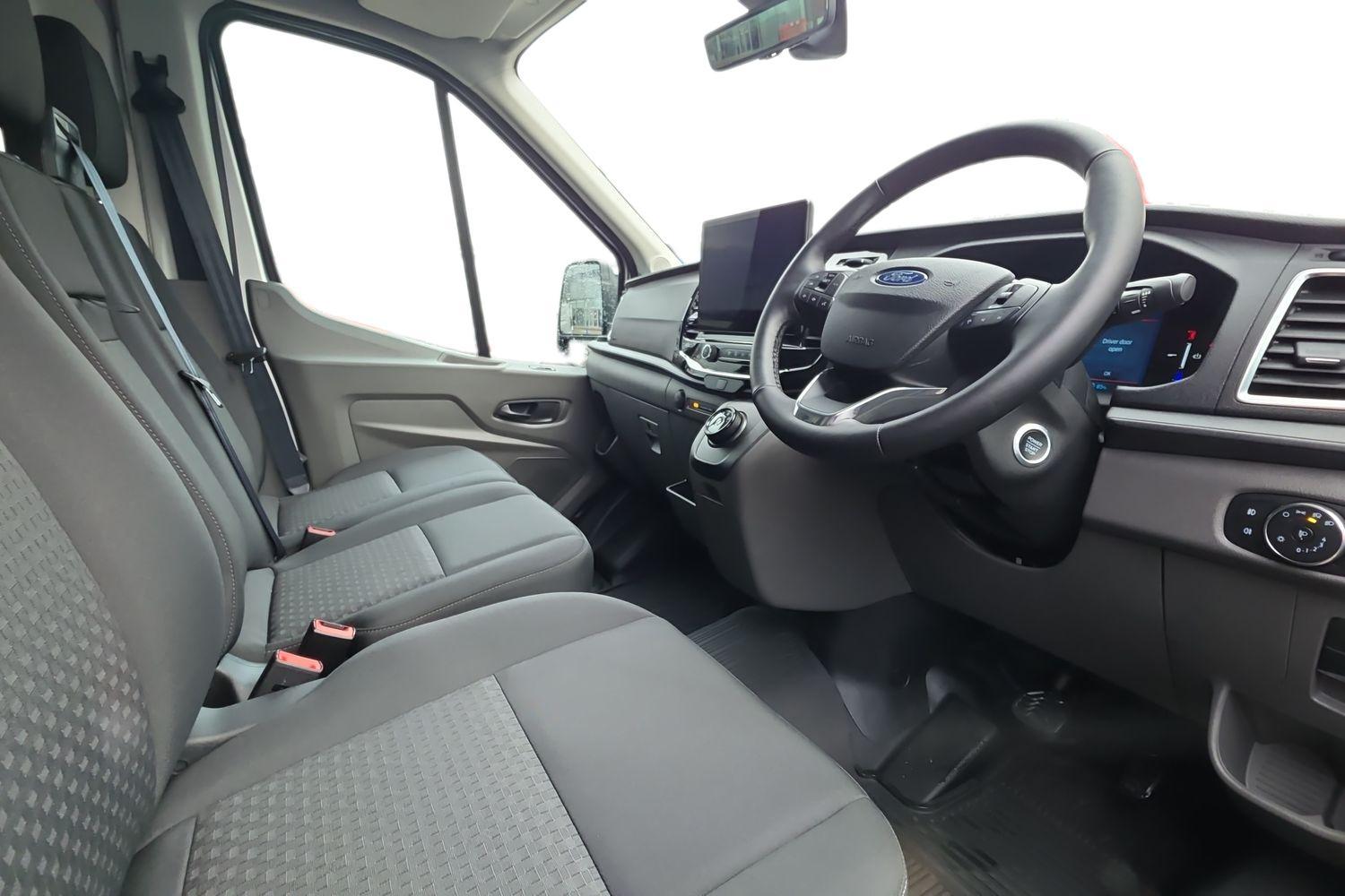 Ford E-TRANSIT Photo 13