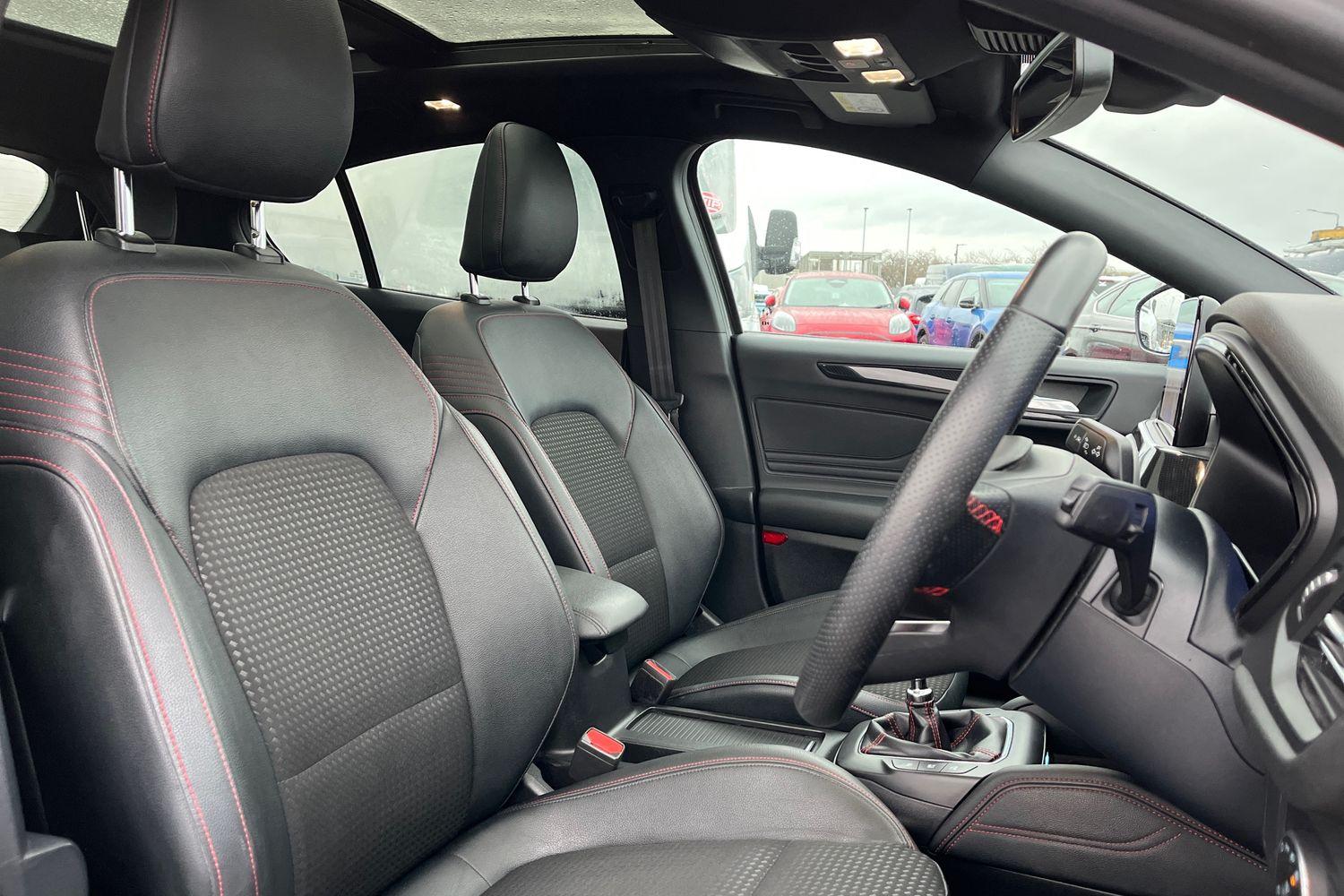 Ford Focus Photo 16