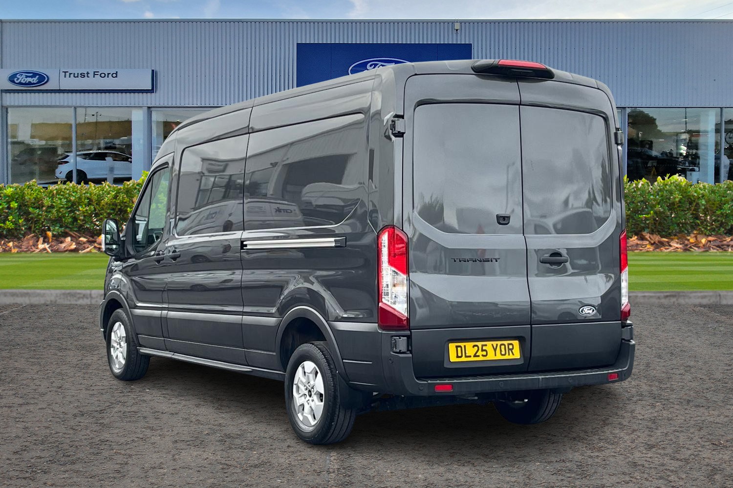 Ford TRANSIT Photo 1