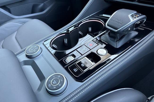 VOLKSWAGEN Touareg Photo 23