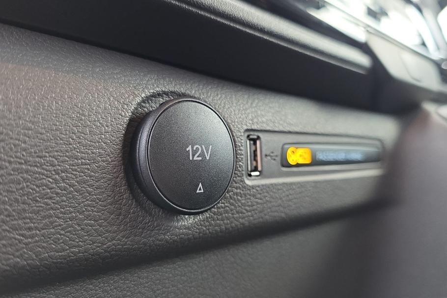 Used Ford E-TRANSIT 17