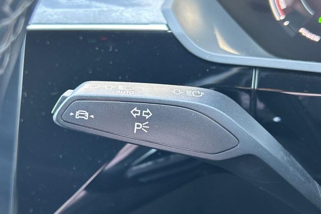 Audi e-tron S Photo 53