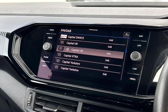 Volkswagen T-Cross Photo 13