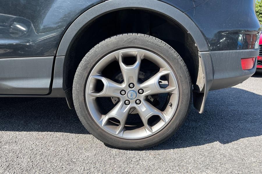 Ford Kuga Photo autoimg-1e137466039e2e4042ced6c43abe170d0f998eb9.jpg