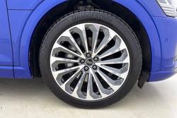 AUDI Q8 E-Tron Photo 5