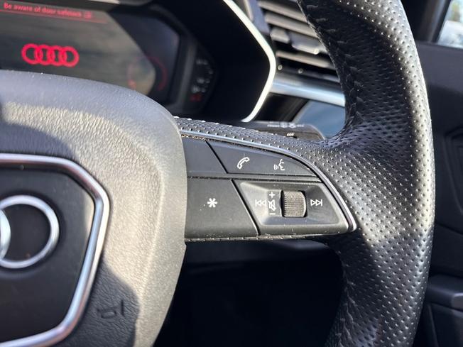AUDI Q3 Photo 17