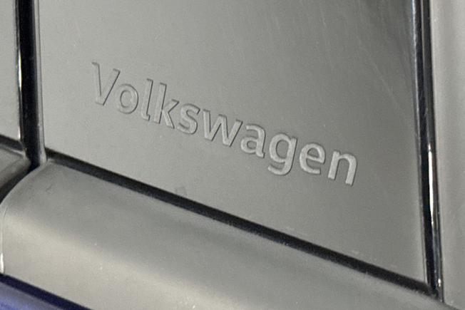 Volkswagen Golf Photo 34