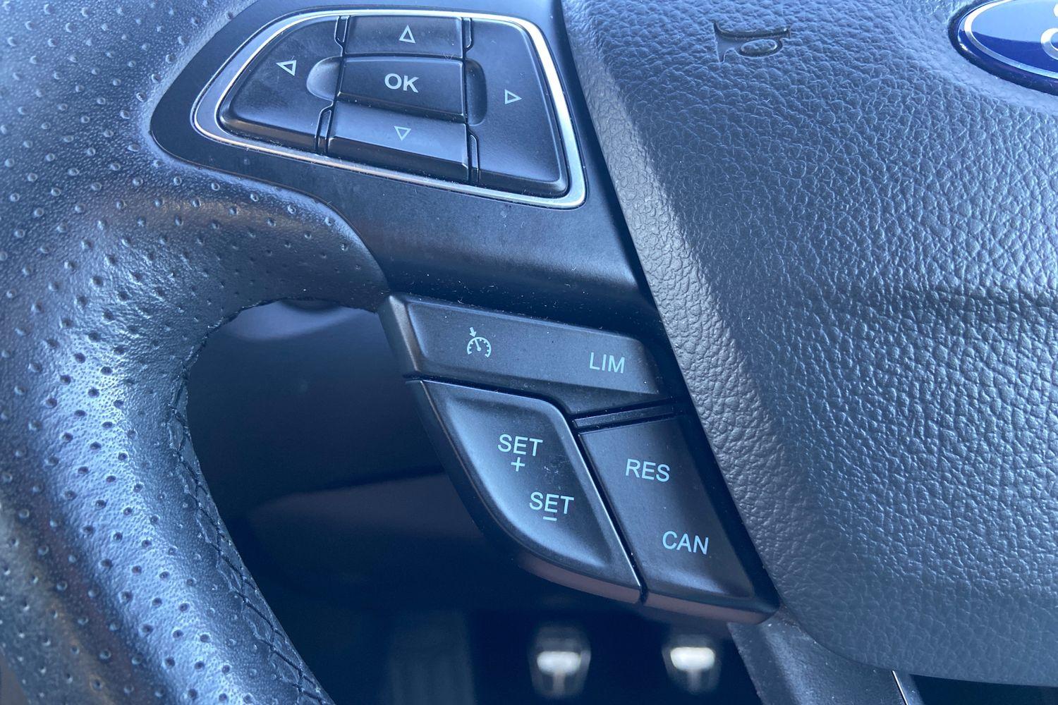 Ford FOCUS Photo 29