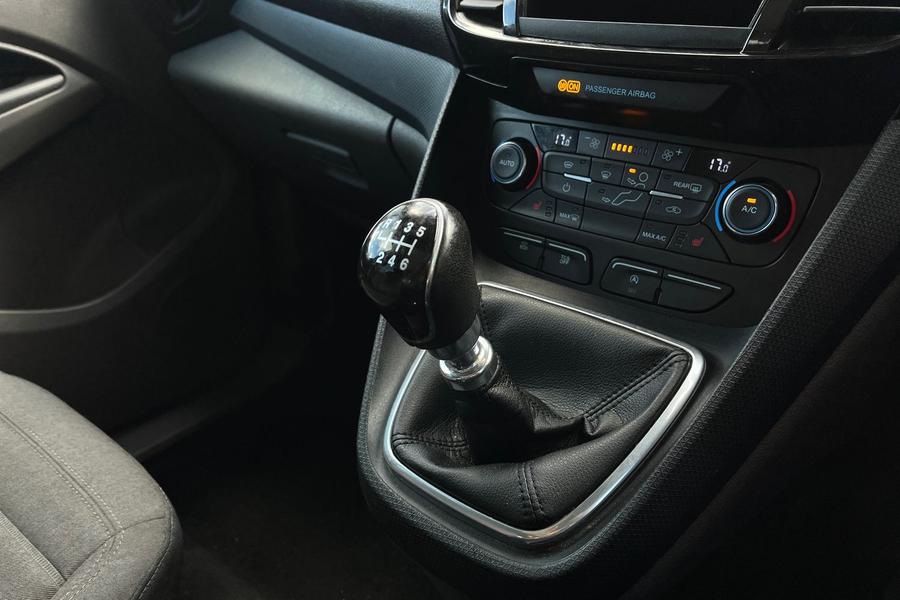 Ford Tourneo Connect Photo autoimg-1e262dbf0cfb1000f53a573d0b11ffd0e4f9e58a.jpg