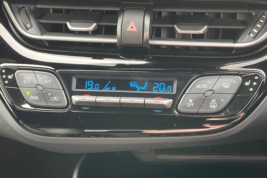 Toyota C-HR Photo autoimg-1e27ac934c5041c3014b04590374a62c4378f9fa.jpg
