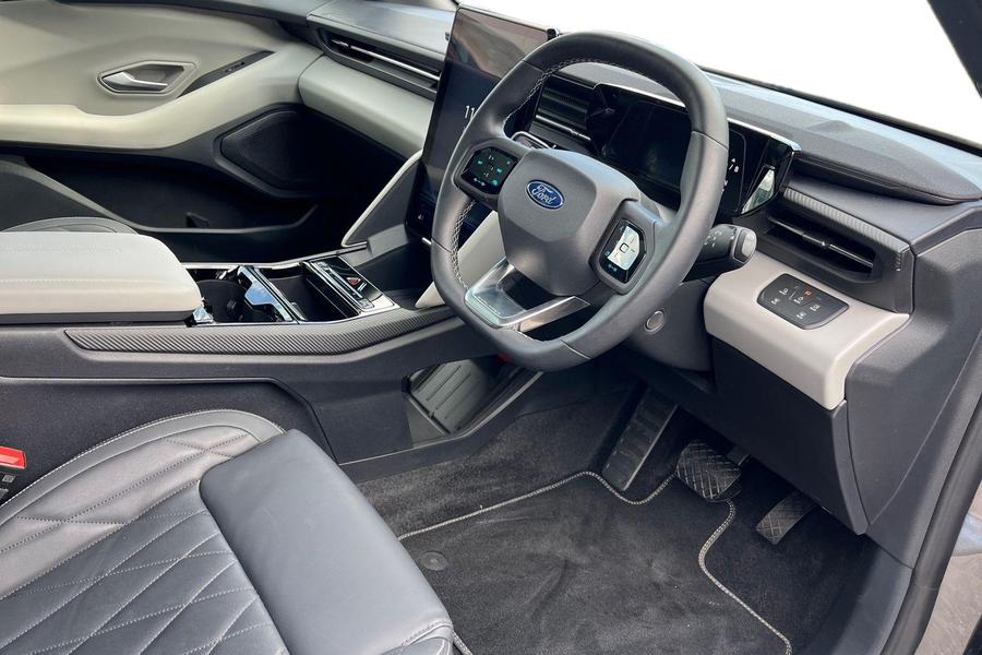 Ford Explorer Photo autoimg-1e2c02379703bebc5f9abc3c665da923ce73dca7.jpg