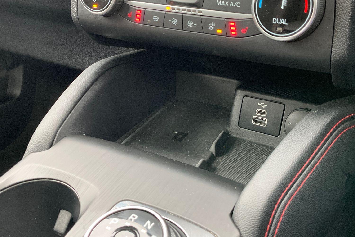 Ford KUGA Photo 30