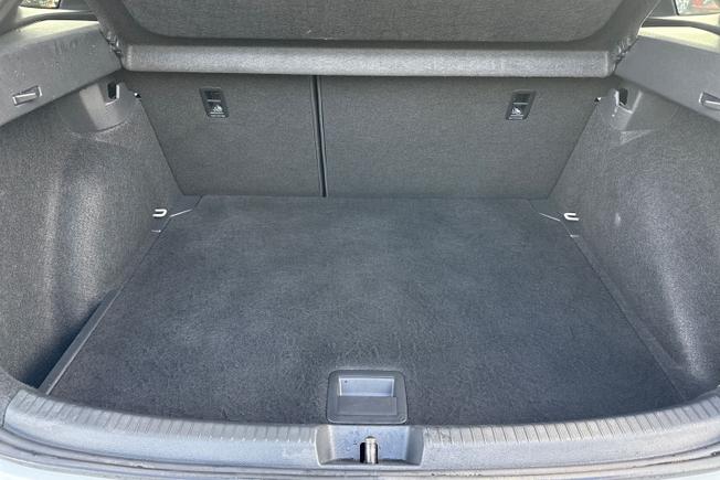 VOLKSWAGEN Taigo Photo 12