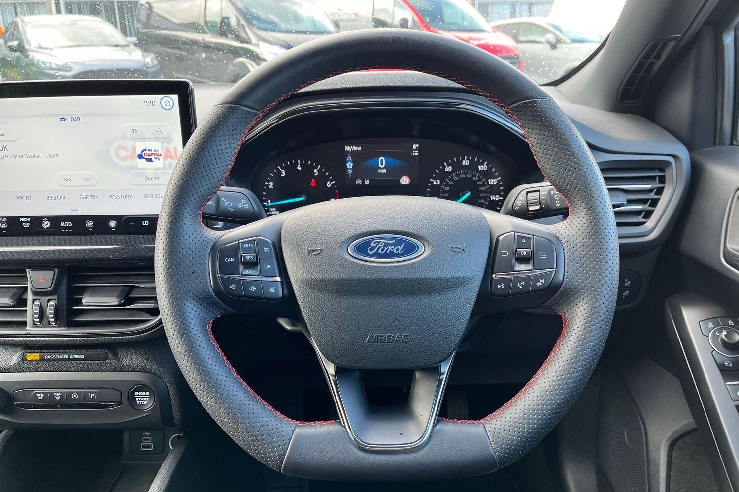 Ford FOCUS Photo 11