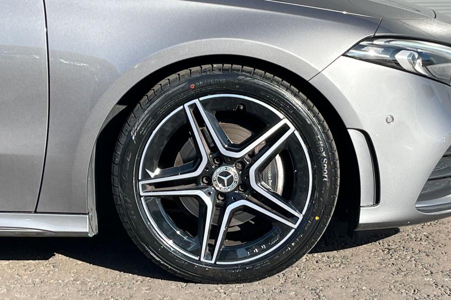 Mercedes-Benz A CLASS Photo autoimg-1e3bae24acc2495405117f9564675321556017ce.jpg