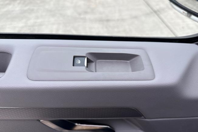VOLKSWAGEN Transporter Photo 47