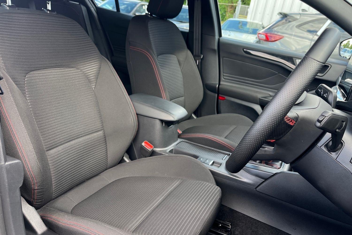 Ford Focus Photo 16