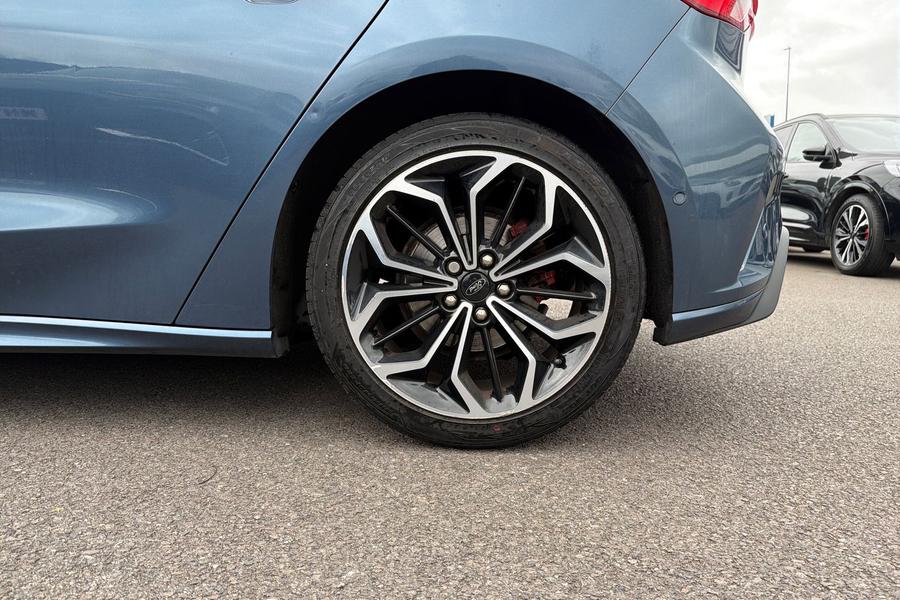 Ford FOCUS Photo autoimg-1e43e7ed7f5950ff64c208c6d8b6a47b1311b7d6.jpg