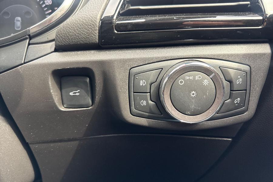 Ford MONDEO Photo autoimg-1e4680a8331622defd3228917df6549516ffa464.jpg