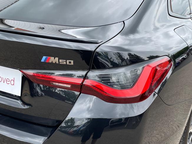 BMW I4 Photo 18