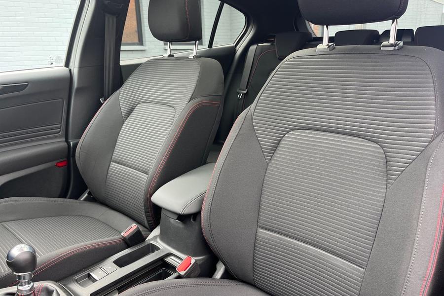 Ford FOCUS Photo autoimg-1e49ec9a30d05733df8f35546a421bef2bfd9b20.jpg