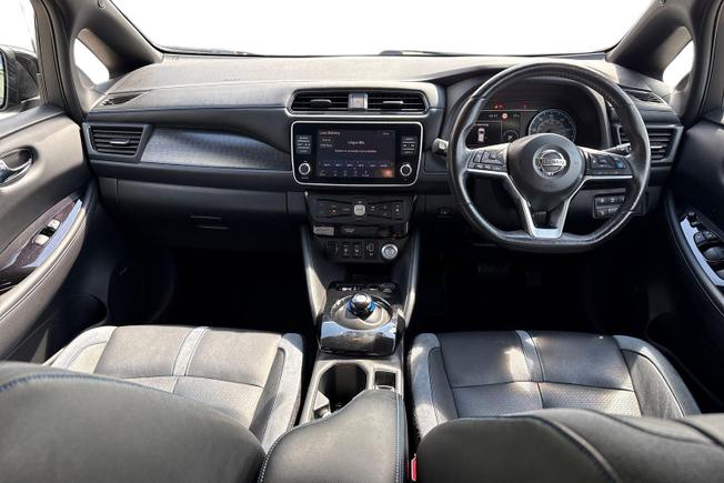 NISSAN Leaf Photo 10