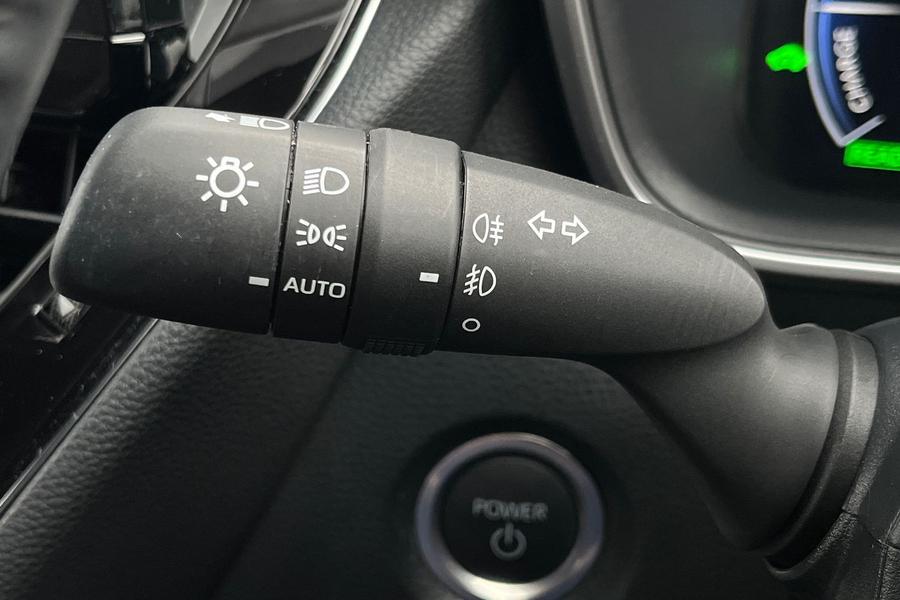 Toyota Corolla Photo autoimg-1e4ccbee8ecb7031e5f2f9cb61dd3675ad67f8be.jpg