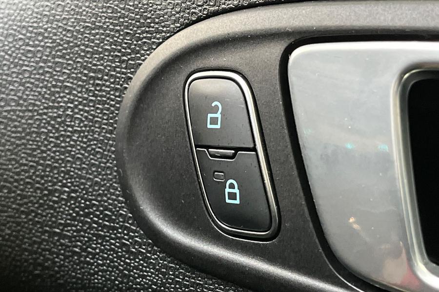 Ford ECOSPORT Photo autoimg-1e4d0d3c89785f04c1a4cab0d7f01f7373f8828a.jpg