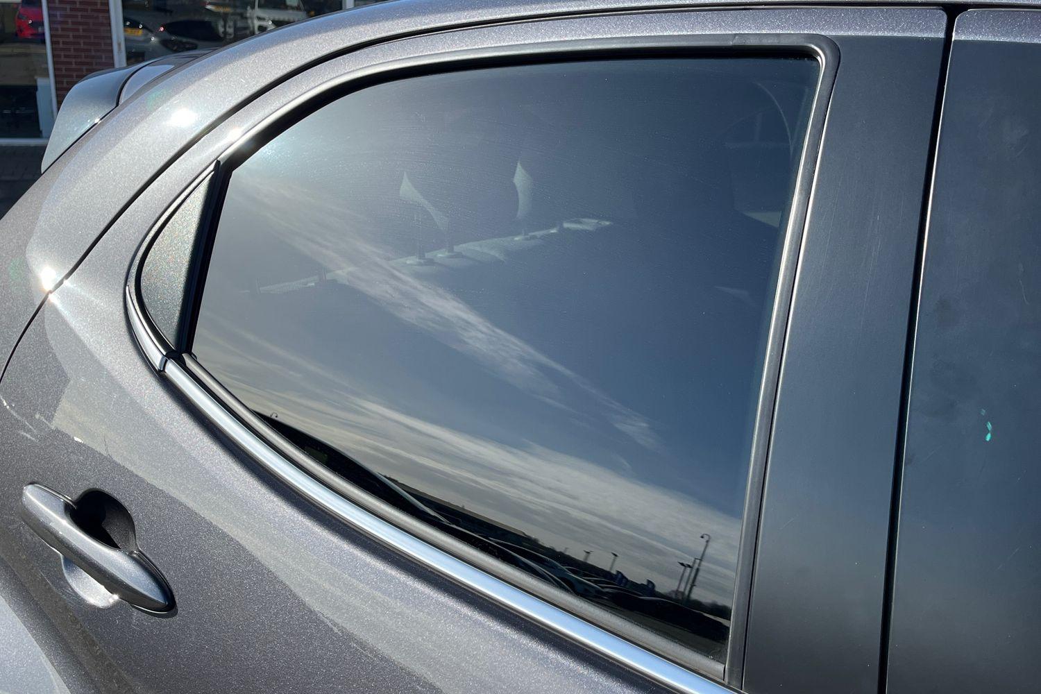 Toyota YARIS Photo 38