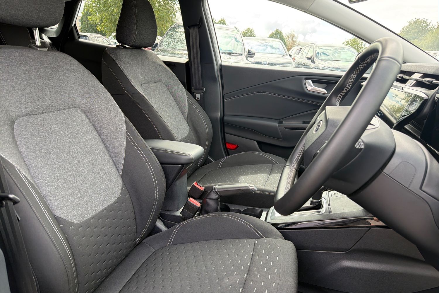 Ford PUMA Photo 16