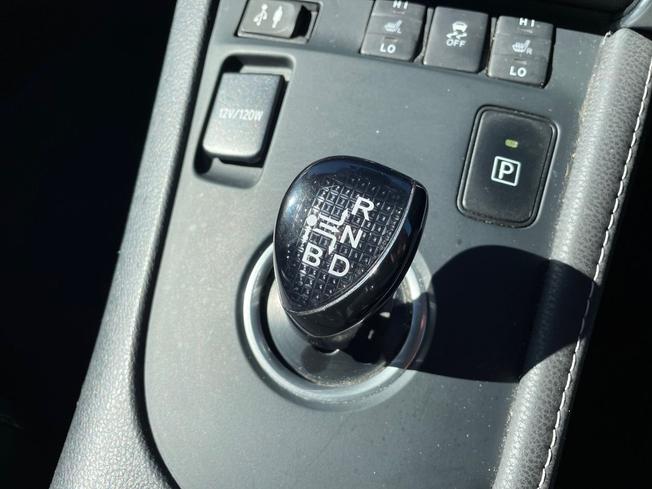 TOYOTA Auris Photo 23