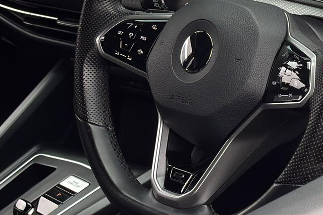 VOLKSWAGEN Golf Photo 38
