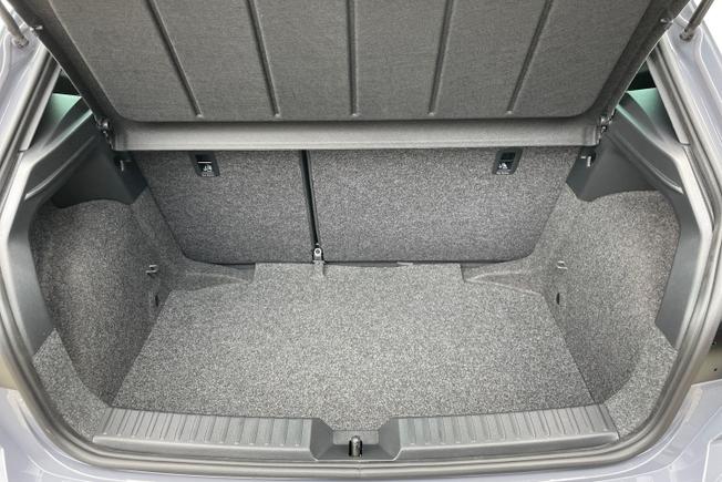 SEAT Ibiza Photo 12