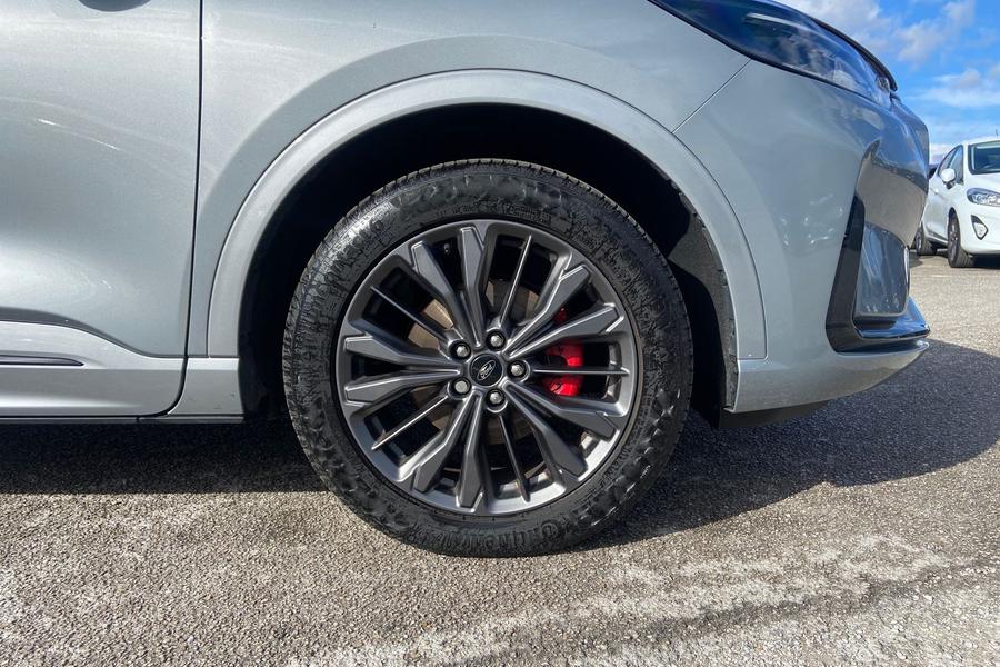 Ford KUGA Photo autoimg-1e624e3561bbf3b1df0dfe46c420587b9926d133.jpg