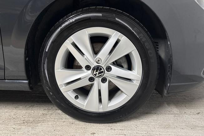 VOLKSWAGEN Golf Photo 5