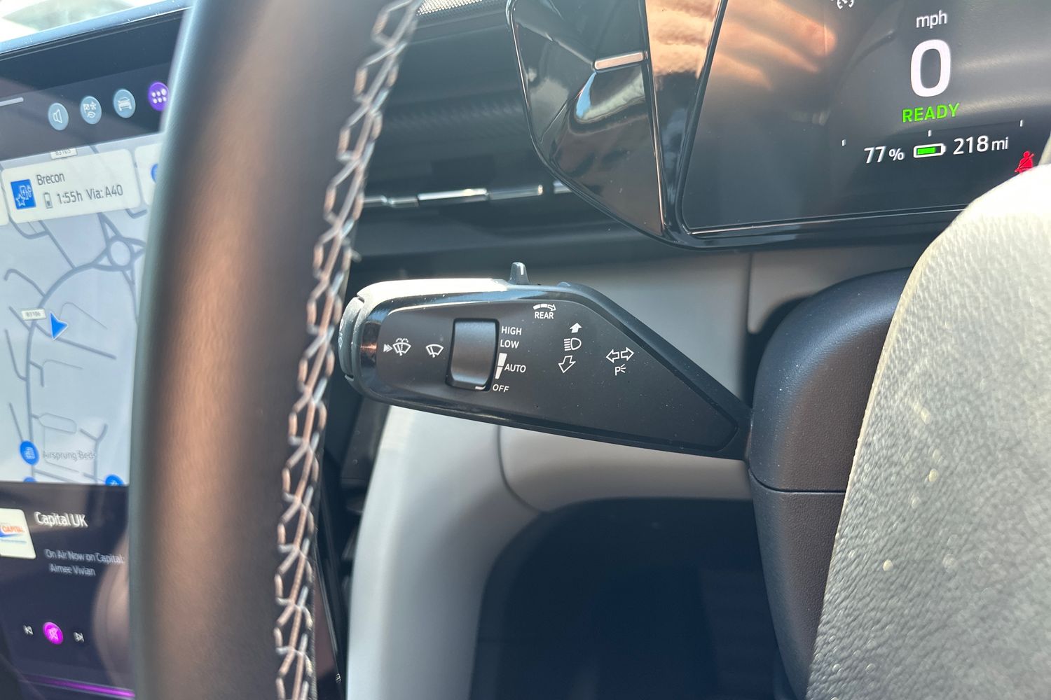 Ford EXPLORER Photo 13