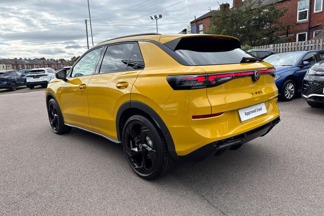 VOLKSWAGEN T-Roc Photo 23