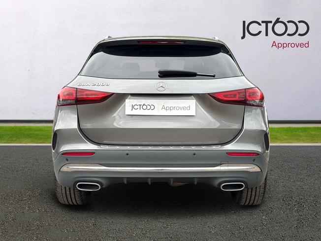 Mercedes-Benz GLA Photo 7